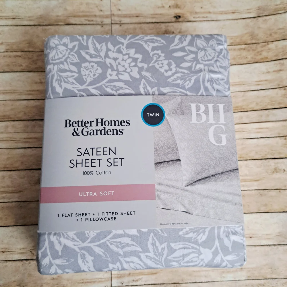 Better Homes & Gardens 300 TC Twin  Floral Sateen Sheet Set in Light Gray